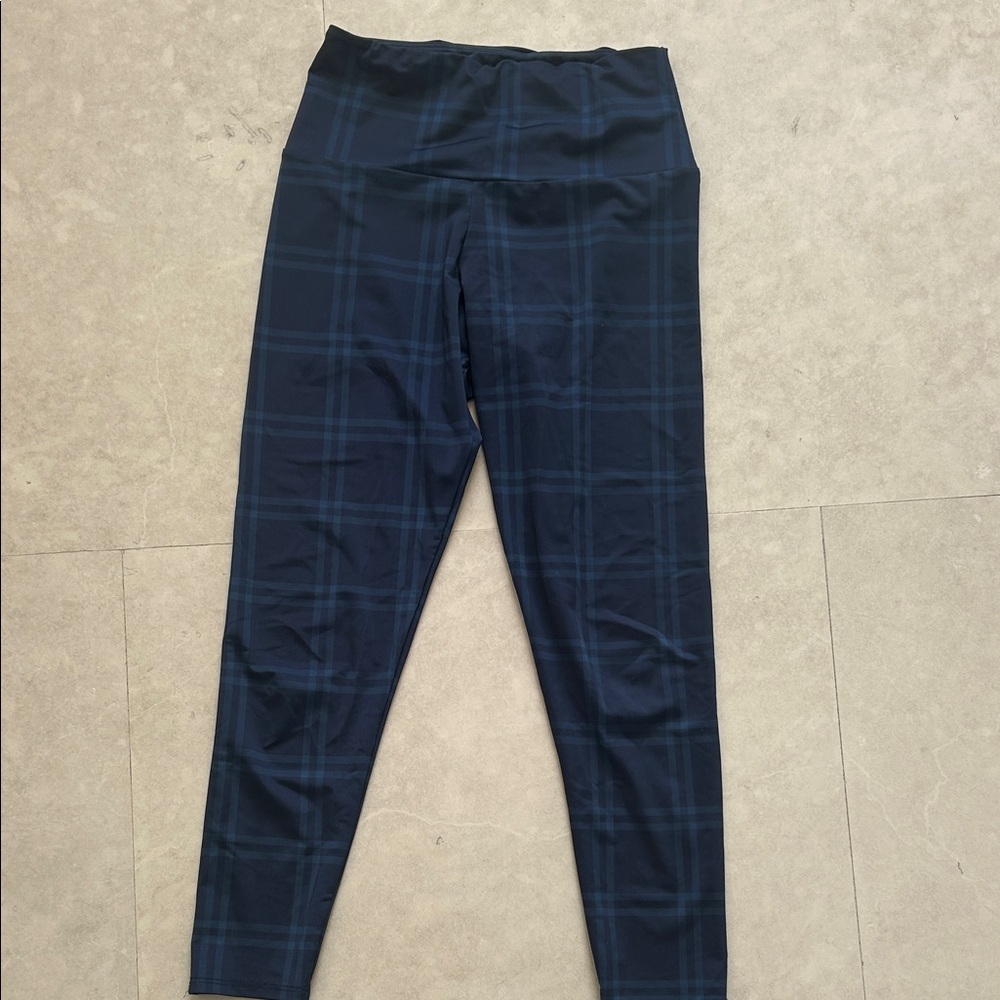 Onzie Dark Blue Checkered Leggings